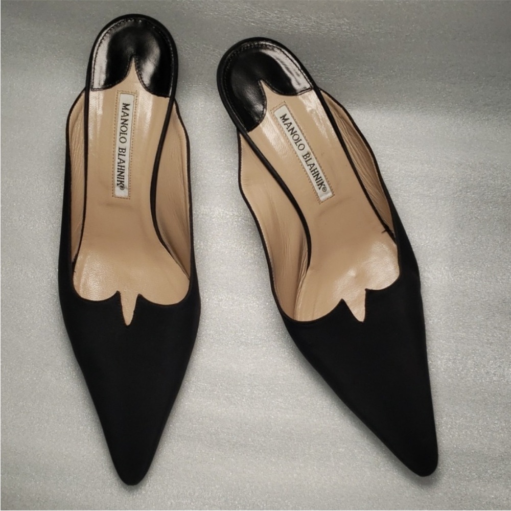 MANOLO BLAHNIK Mules